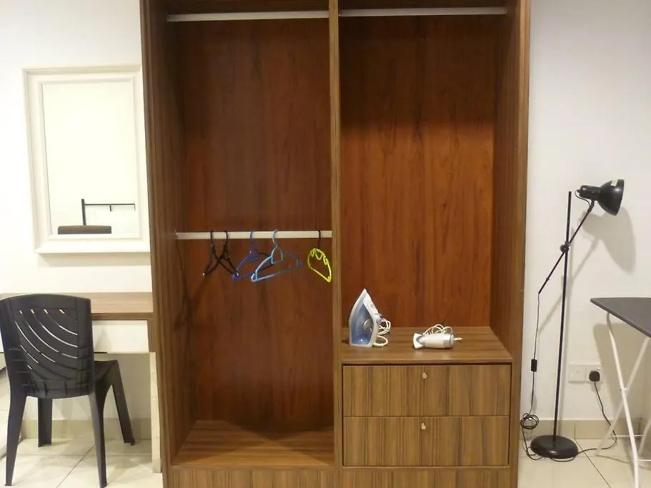 Studio At Middle Floor Sea View Джорджтаун